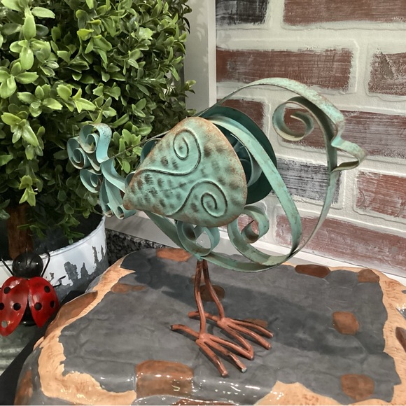 🟢 Metal Crafted Bird Decor Piece - Extremely Gently Used Item - Rustic - Picture 4 of 8